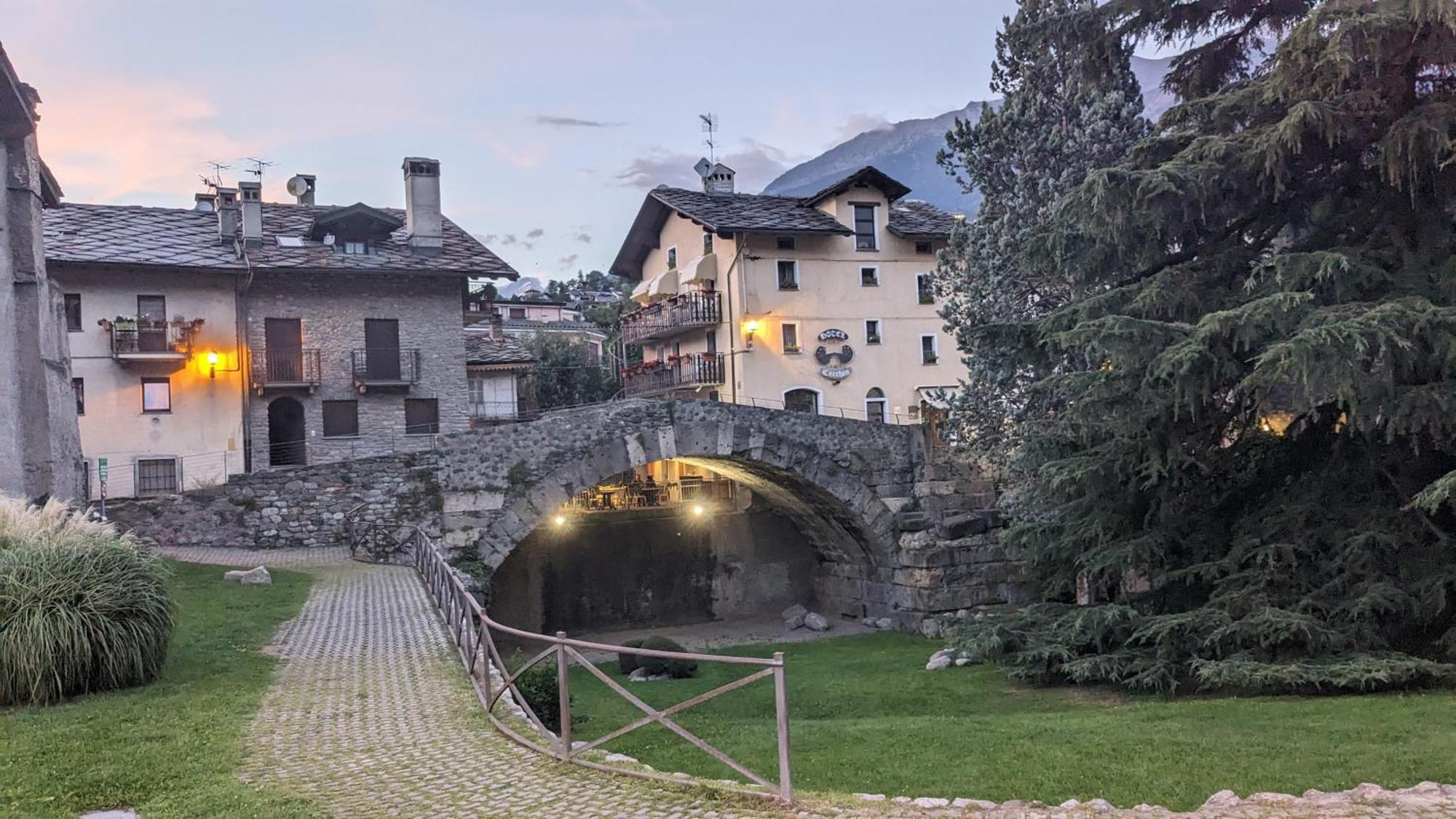 Maison Du Pont Romain Aosta Exterior photo
